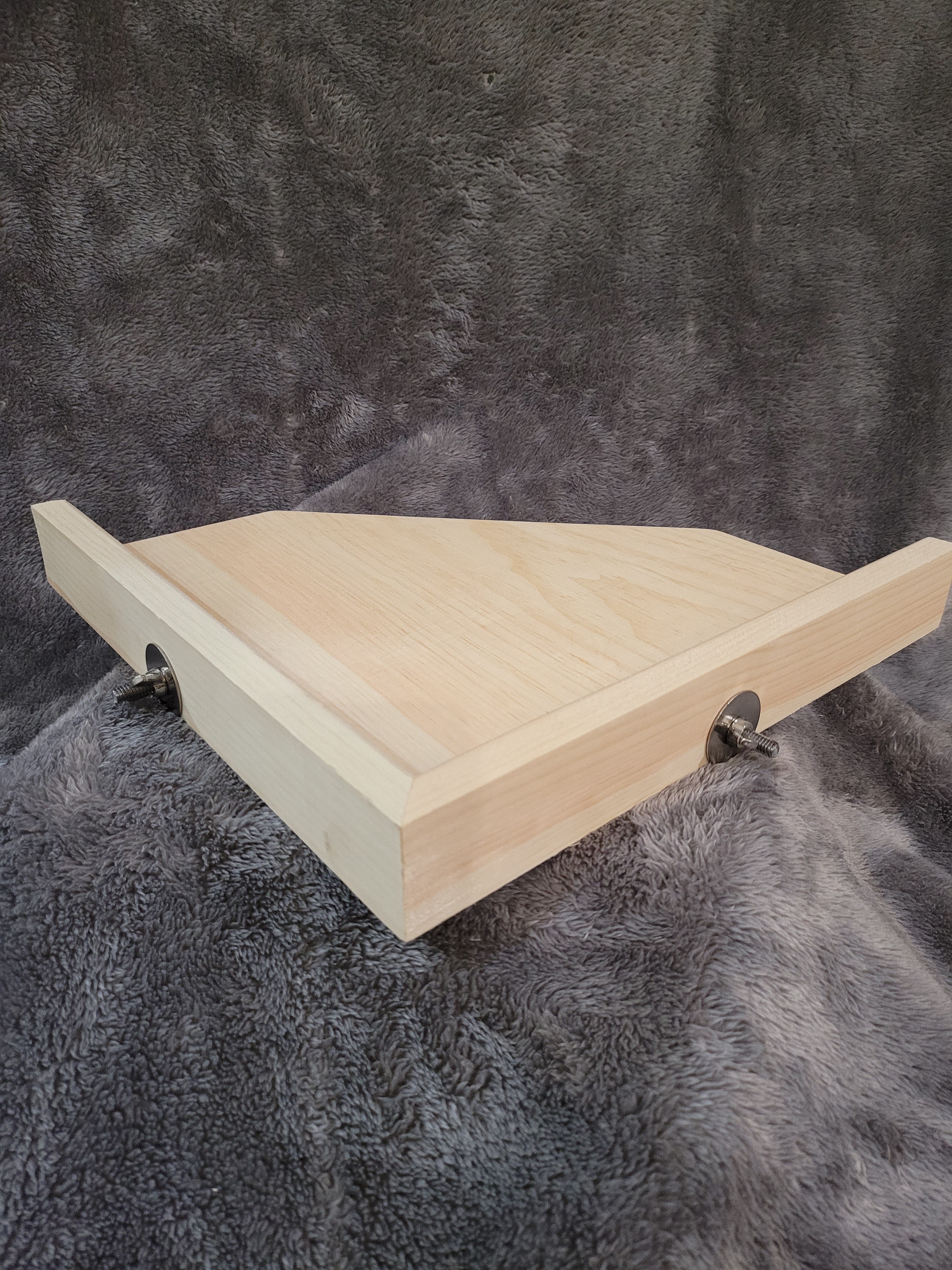 Chinchilla Diamond Corner Ledge