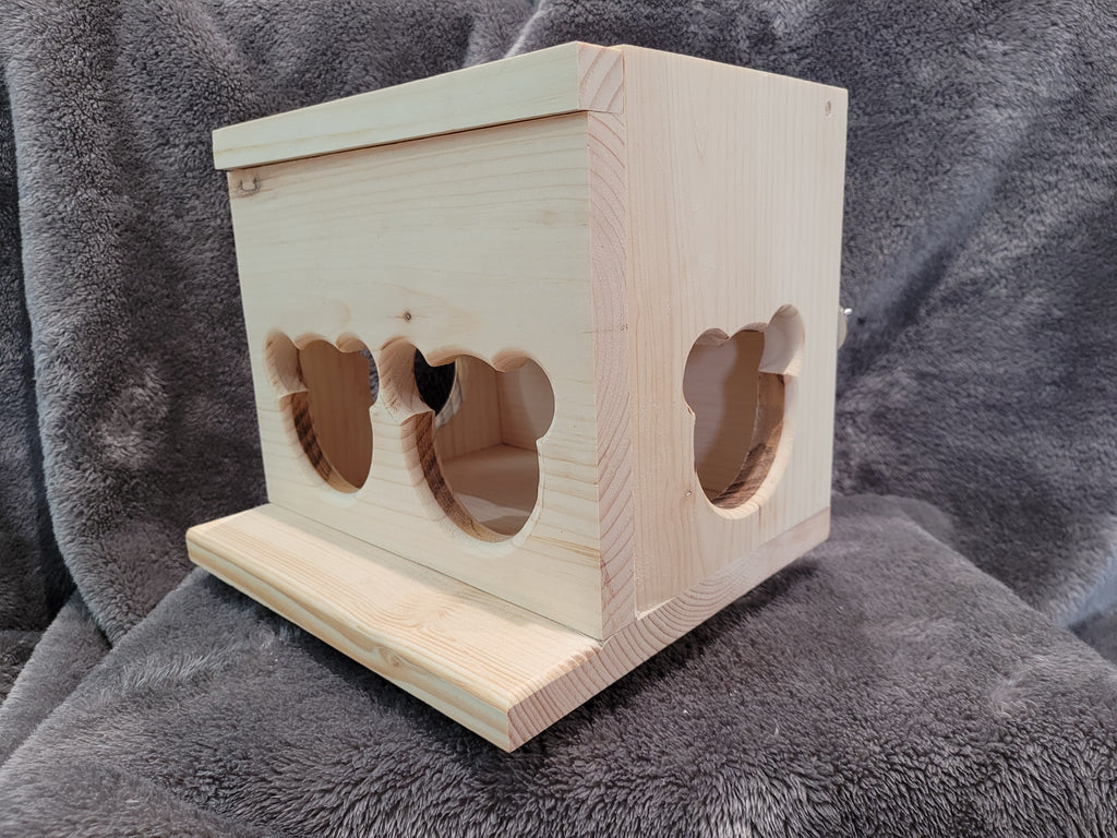 Chinchilla Hay Feeder Box